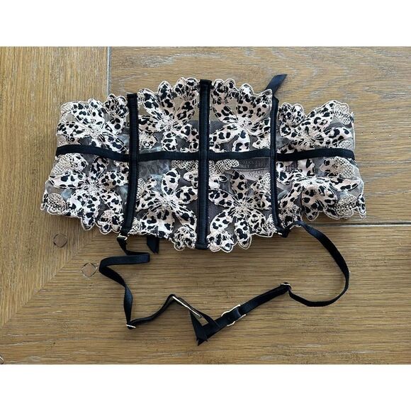 New Victoria’s Secret Lace Waist  clincher Garter Hooks Xs/S Animal Print Floral - Picture 3 of 5